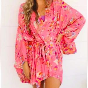 Spell Leo Short Robe in Pink